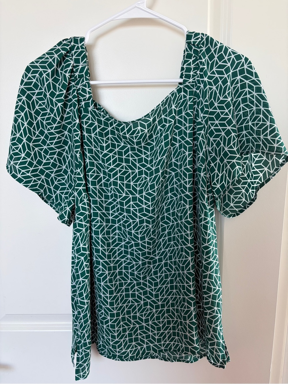 🥭2 for $9 Women’s Top L ( but can fit XL too)